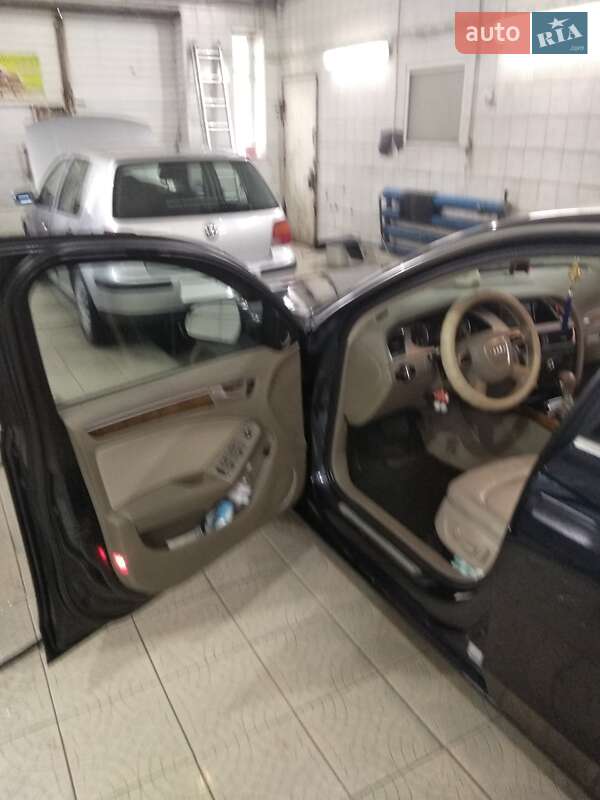 Седан Audi A4 2011 в Кам'янському