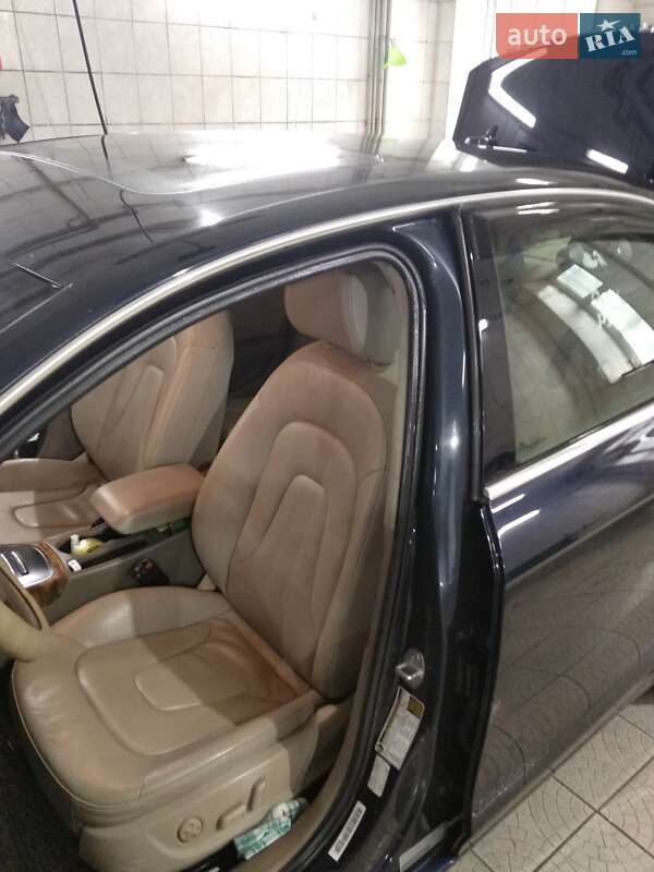 Седан Audi A4 2011 в Кам'янському