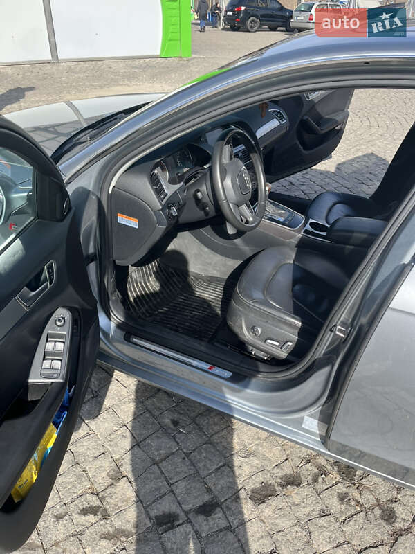 Седан Audi A4 2012 в Хмельницькому