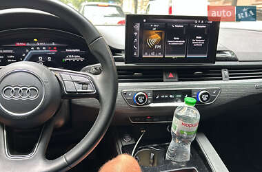Седан Audi A4 2022 в Львове