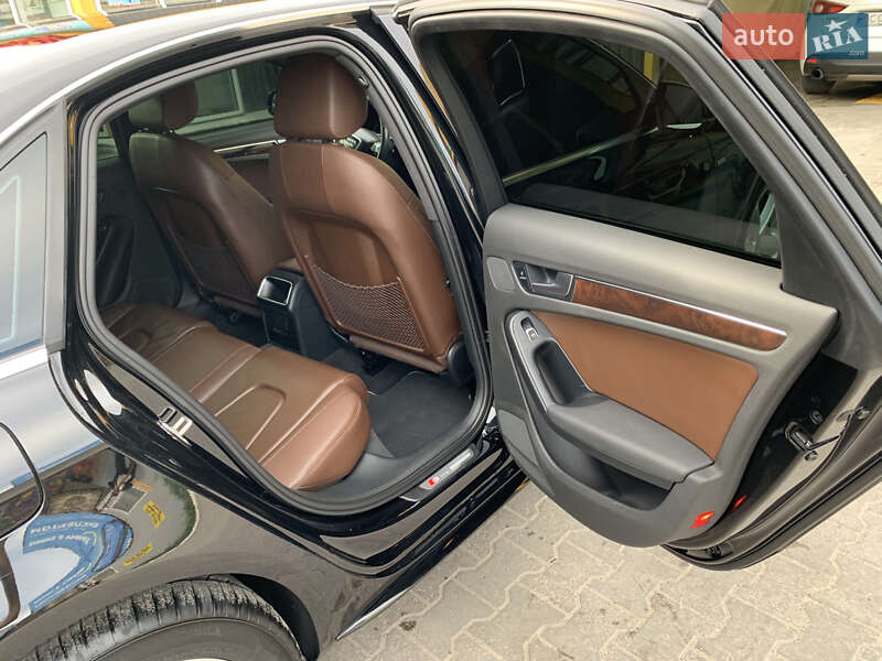 Седан Audi A4 2013 в Хмельницком
