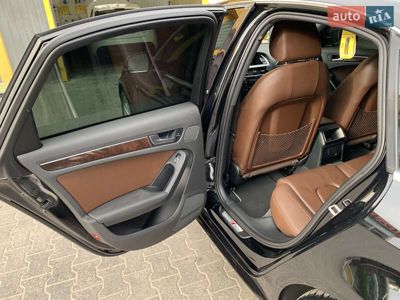 Седан Audi A4 2013 в Хмельницком