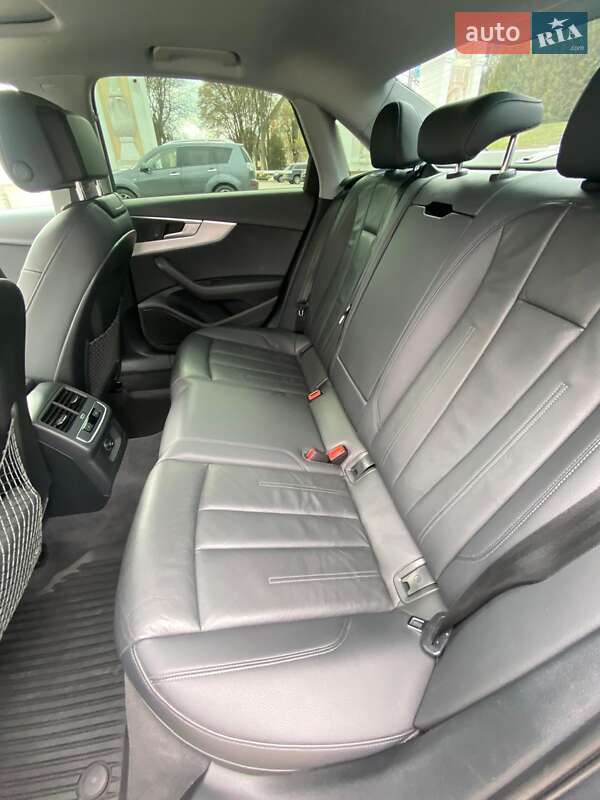 Седан Audi A4 2019 в Рівному