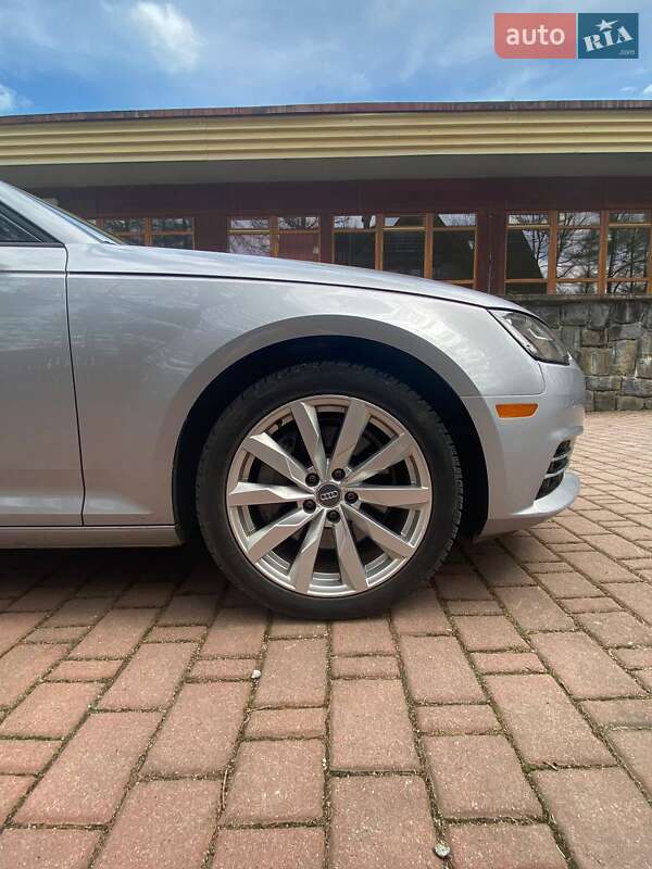 Седан Audi A4 2016 в Львові