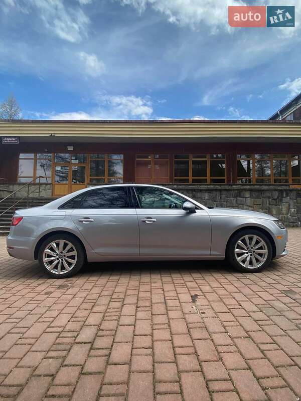Седан Audi A4 2016 в Львові