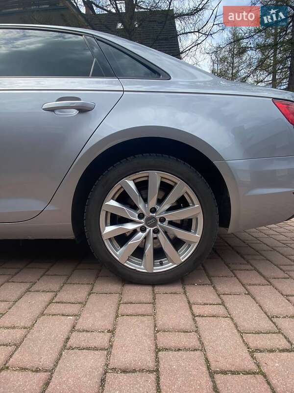 Седан Audi A4 2016 в Львові