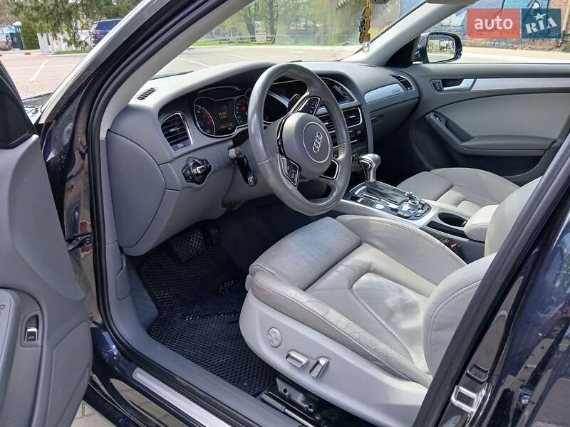 Седан Audi A4 2012 в Луцьку