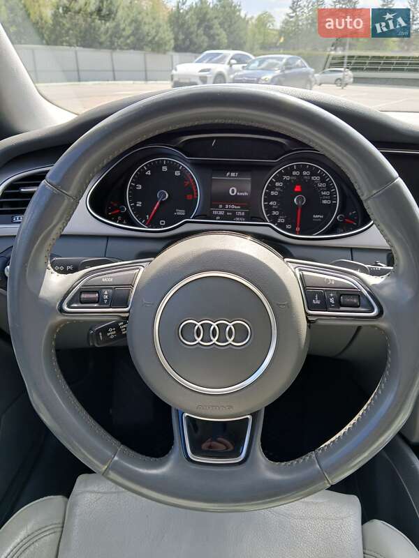 Седан Audi A4 2012 в Луцьку