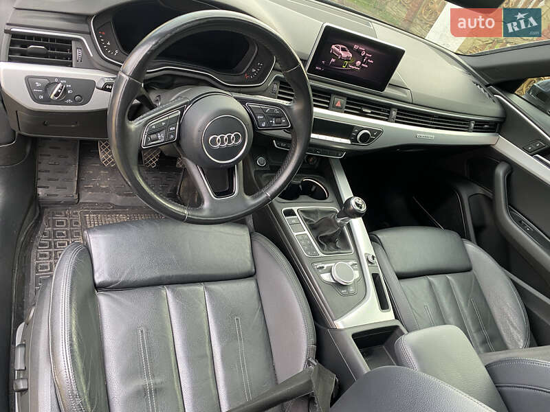 Седан Audi A4 2017 в Луцке