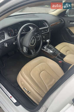 Седан Audi A4 2013 в Мукачевому
