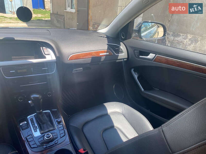 Седан Audi A4 2012 в Одессе