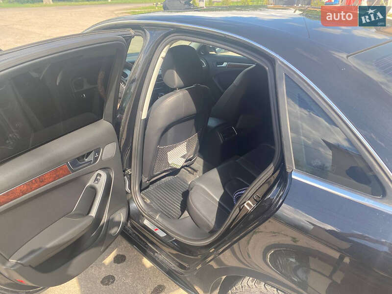 Седан Audi A4 2012 в Одессе