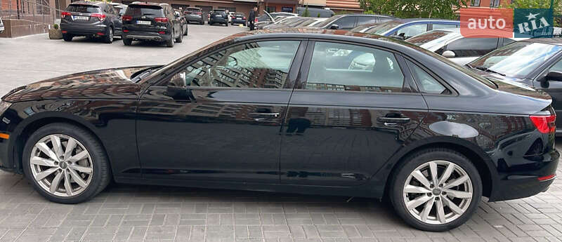 Седан Audi A4 2016 в Днепре