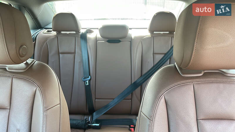 Седан Audi A4 2016 в Днепре