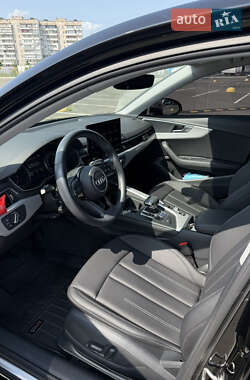 Седан Audi A4 2021 в Киеве
