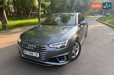 Audi A4  2019