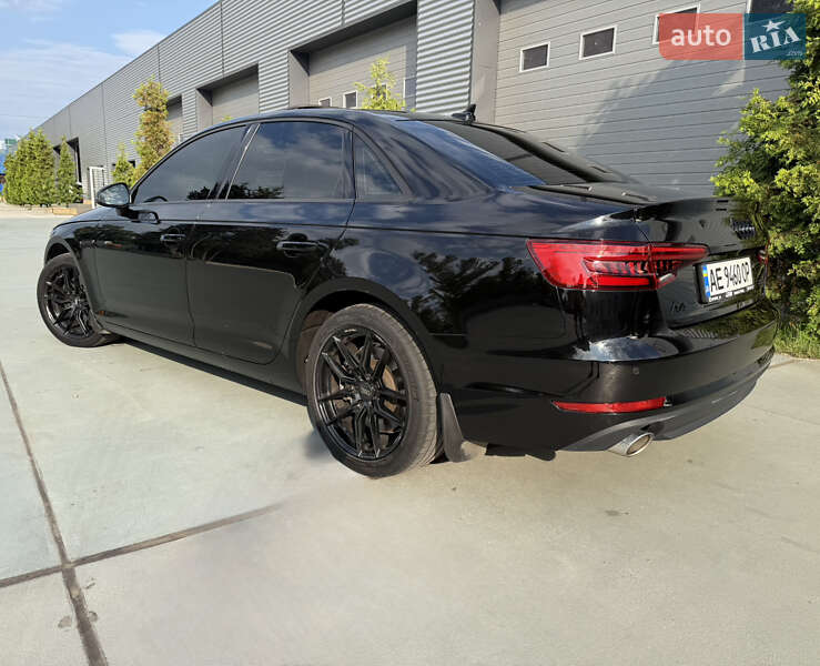 Седан Audi A4 2016 в Днепре