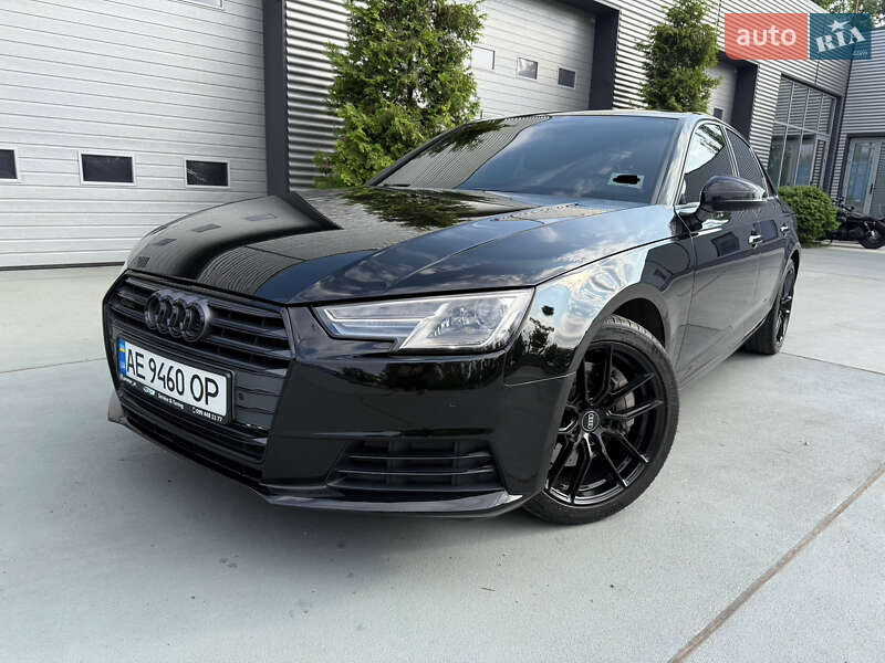 Седан Audi A4 2016 в Днепре