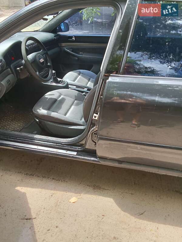 Універсал Audi A4 1999 в Краківці