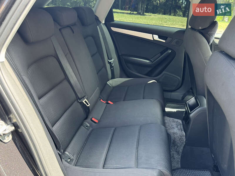 Универсал Audi A4 2011 в Бурштыне