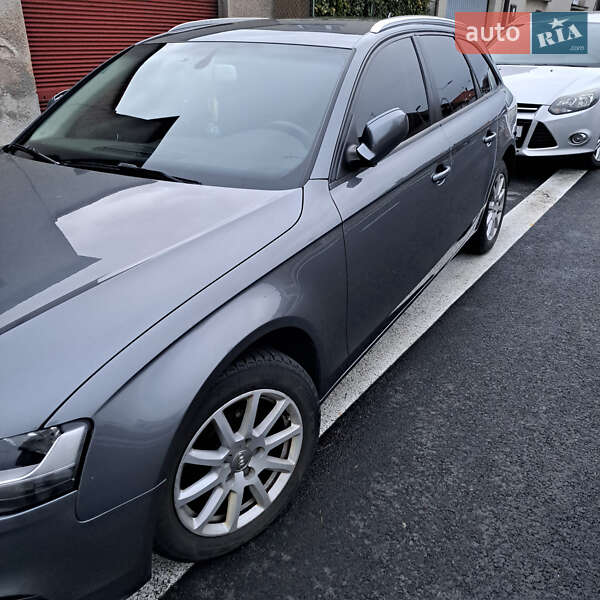 Універсал Audi A4 2012 в Ужгороді