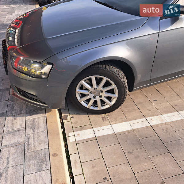 Універсал Audi A4 2012 в Ужгороді