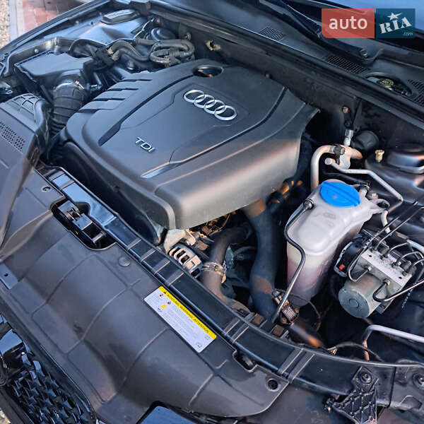 Універсал Audi A4 2012 в Ужгороді