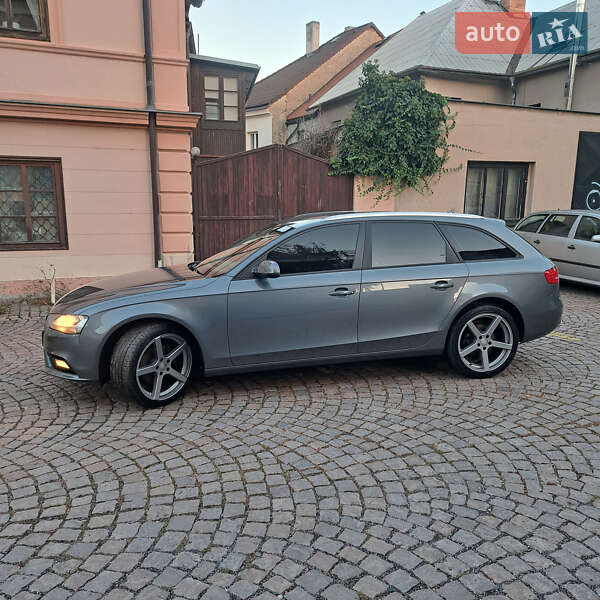 Універсал Audi A4 2012 в Ужгороді