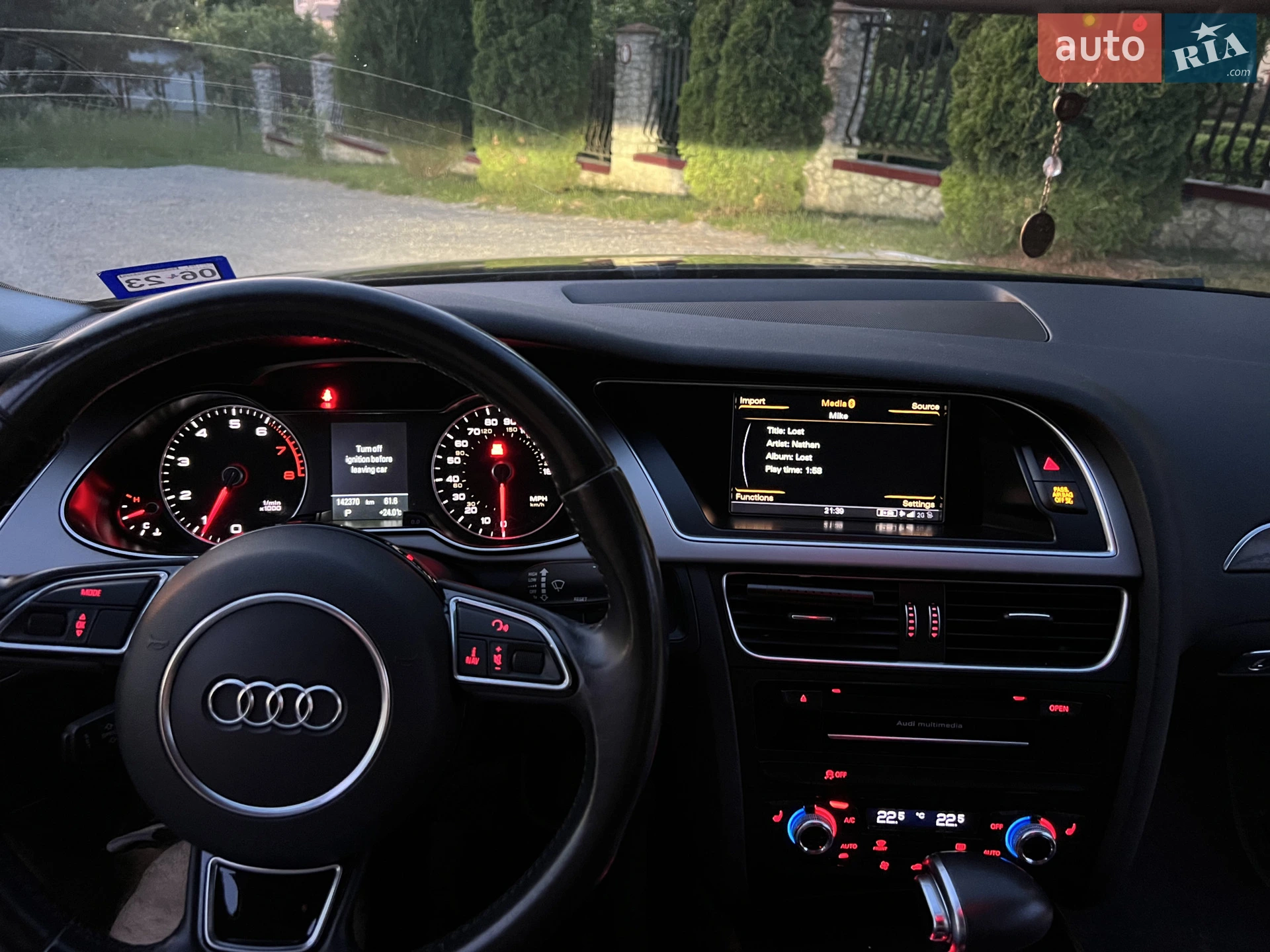 Audi A4 2014 VIN WAUFFAFL9FN017095 фото оголошення 9 з 37