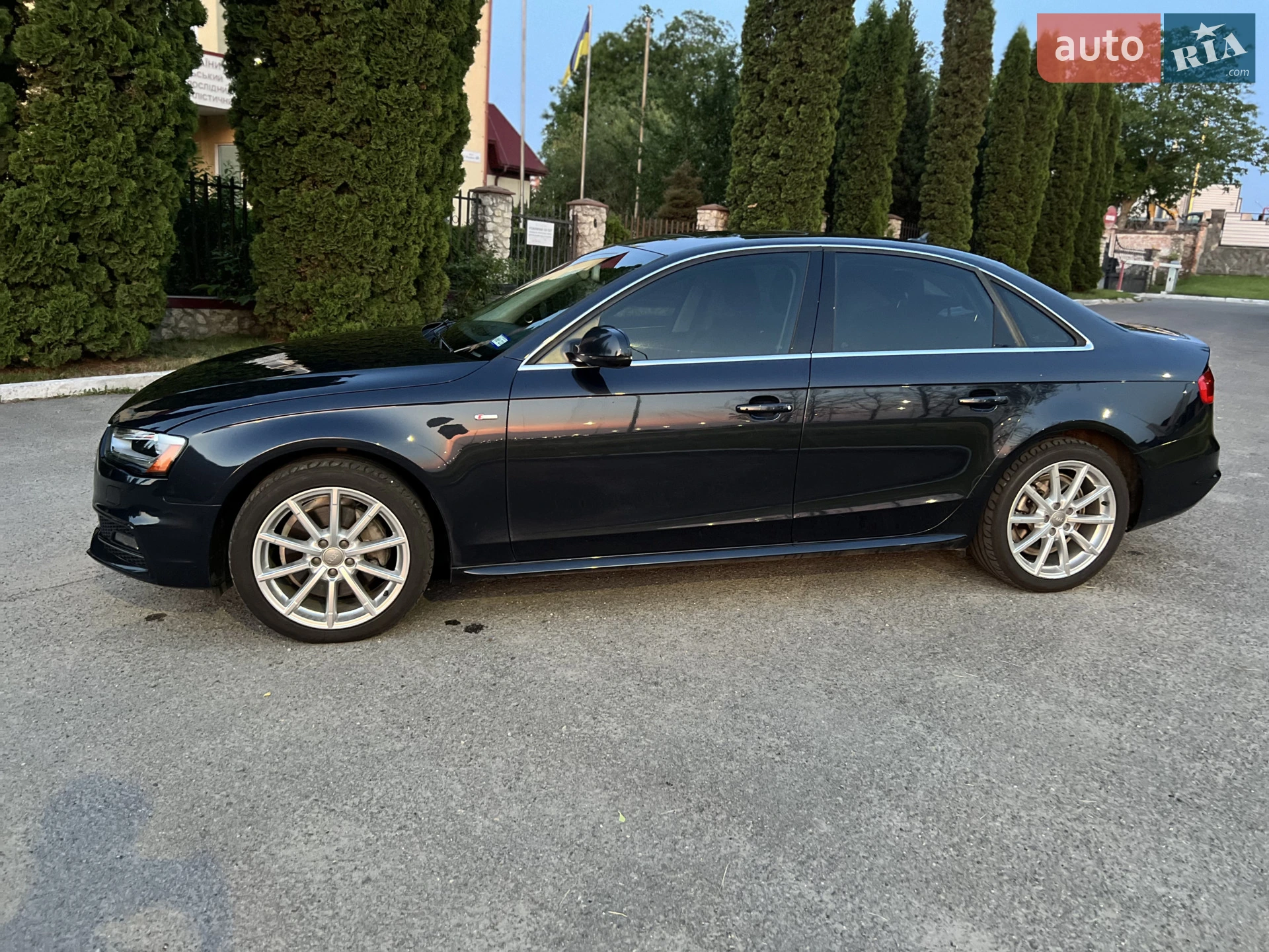Audi A4 2014 VIN WAUFFAFL9FN017095 фото оголошення 8 з 37