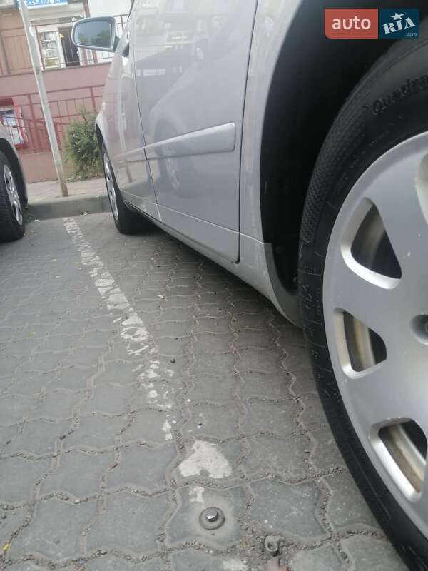 Седан Audi A4 2004 в Одесі