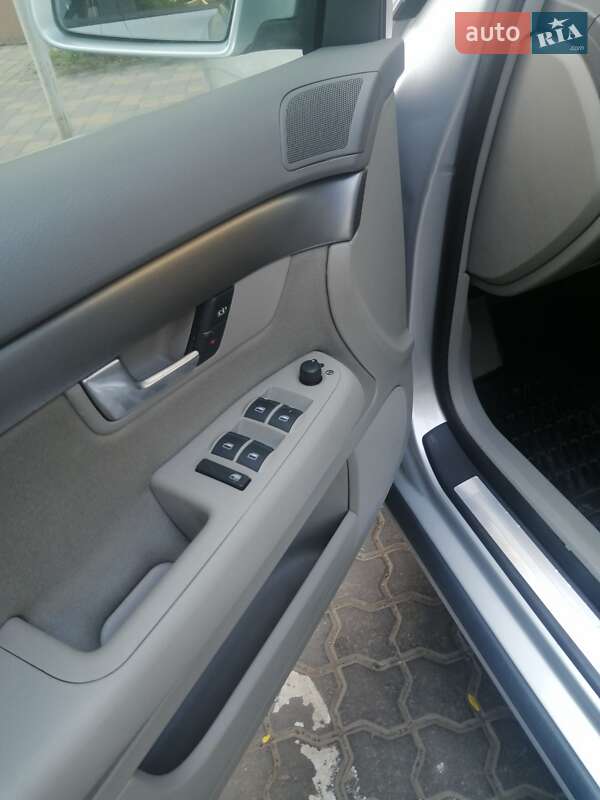 Седан Audi A4 2004 в Одесі