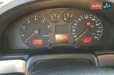 Седан Audi A4 2000 в Олександрії