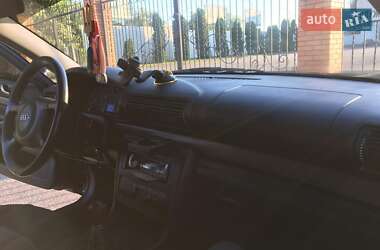 Седан Audi A4 2000 в Олександрії