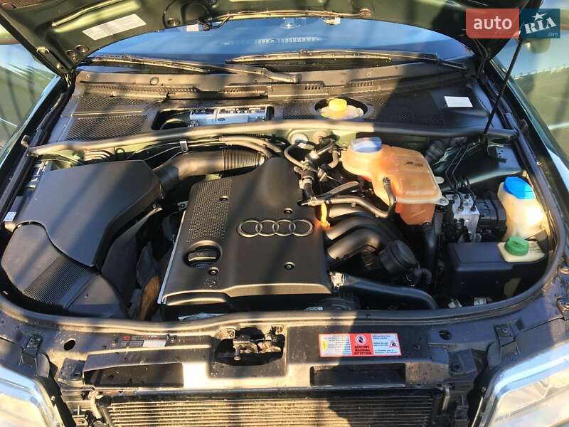 Седан Audi A4 2000 в Олександрії
