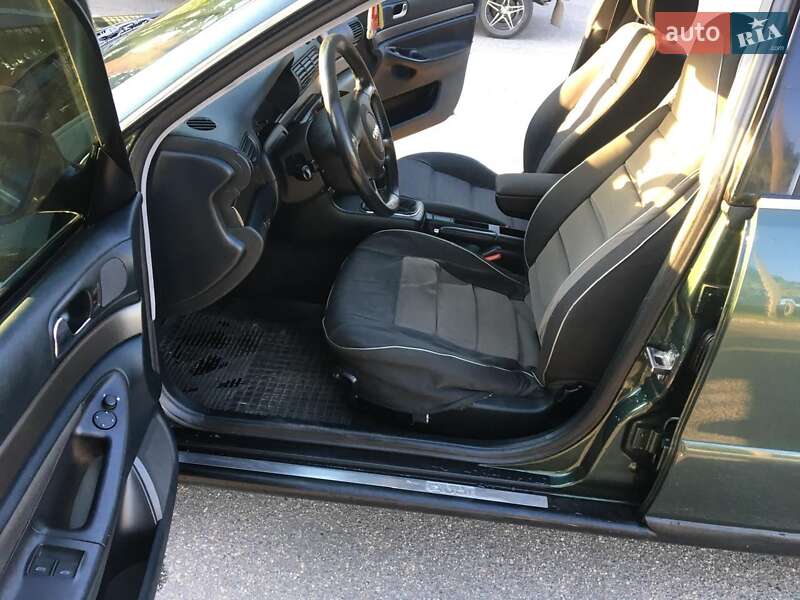 Седан Audi A4 2000 в Олександрії