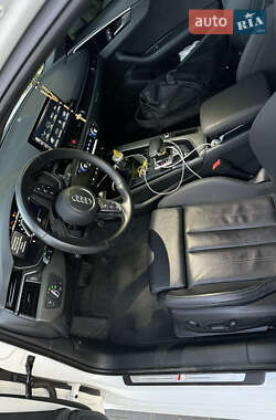 Седан Audi A4 2022 в Львове