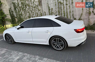 Седан Audi A4 2022 в Львове