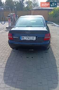 Седан Audi A4 1999 в Сарнах