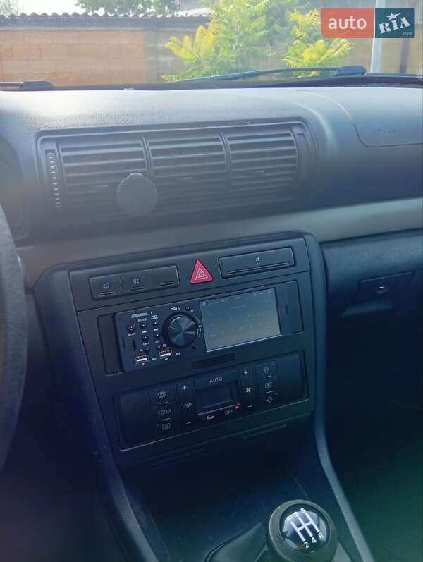Седан Audi A4 1999 в Сарнах