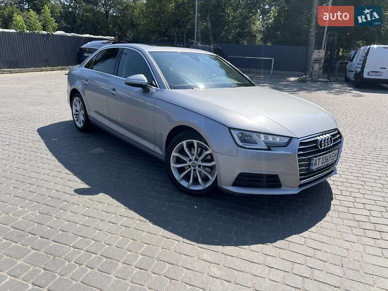 Седан Audi A4 2018 в Ивано-Франковске