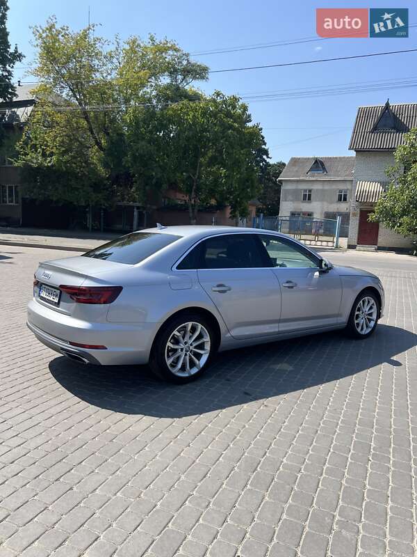 Седан Audi A4 2018 в Ивано-Франковске