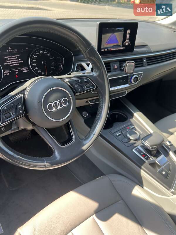 Седан Audi A4 2018 в Ивано-Франковске