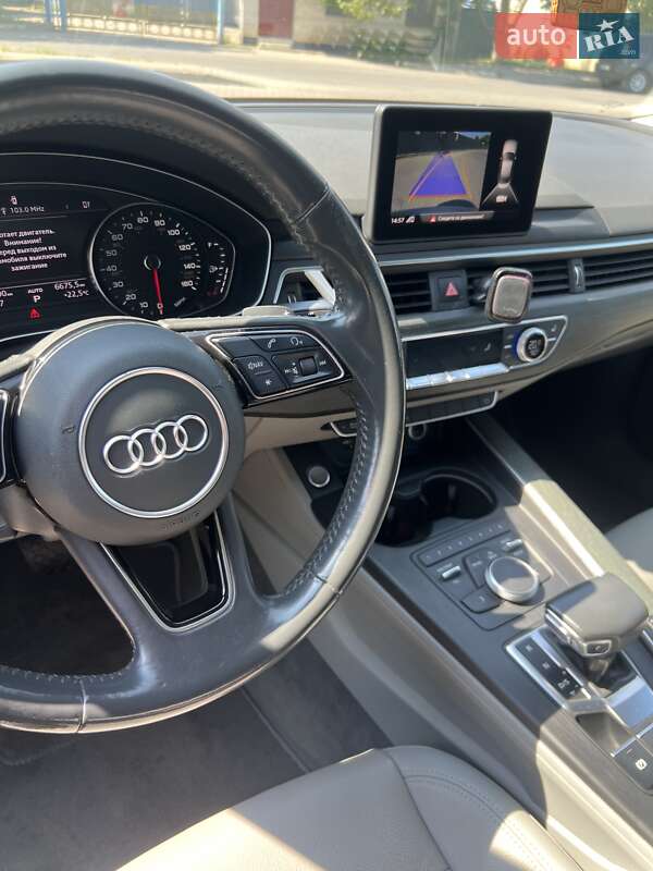 Седан Audi A4 2018 в Ивано-Франковске
