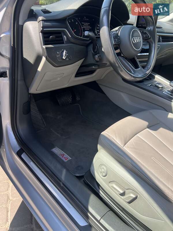 Седан Audi A4 2018 в Ивано-Франковске