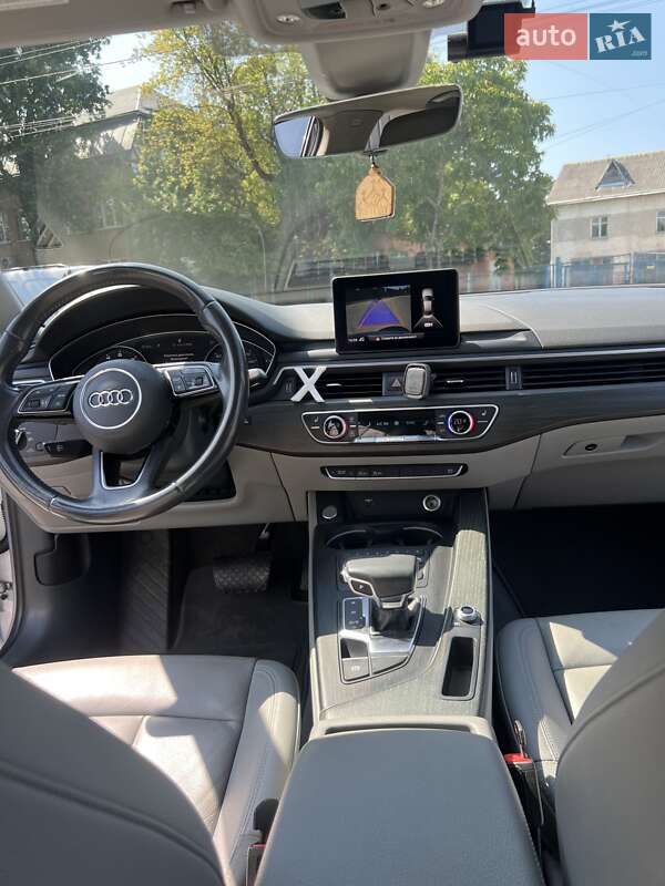 Седан Audi A4 2018 в Ивано-Франковске