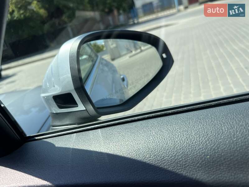 Седан Audi A4 2018 в Ивано-Франковске