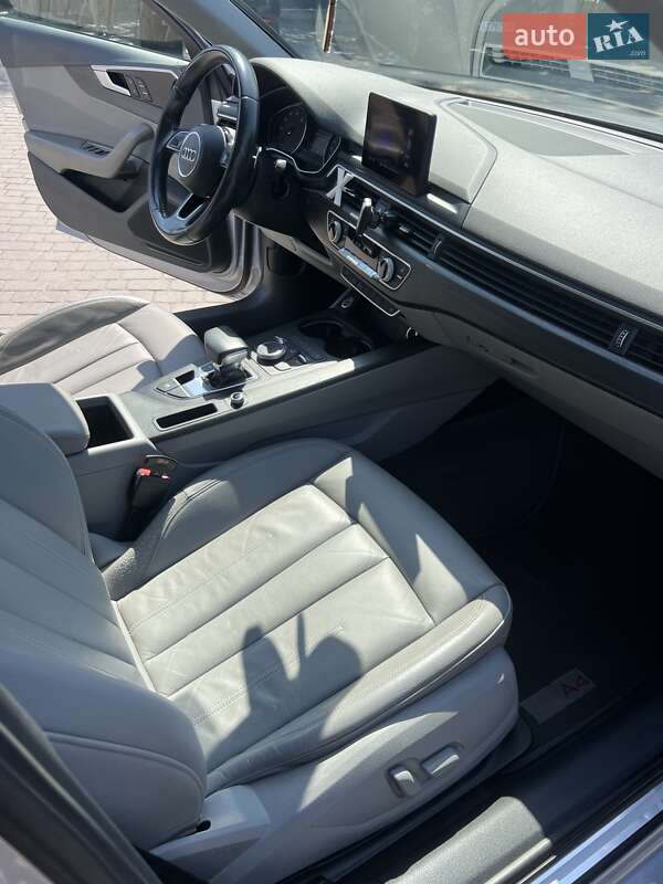 Седан Audi A4 2018 в Ивано-Франковске
