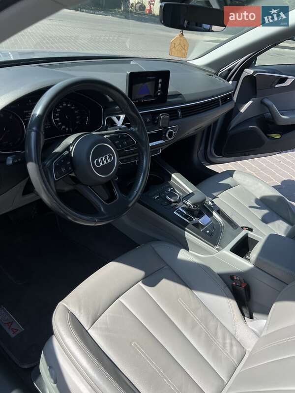 Седан Audi A4 2018 в Ивано-Франковске