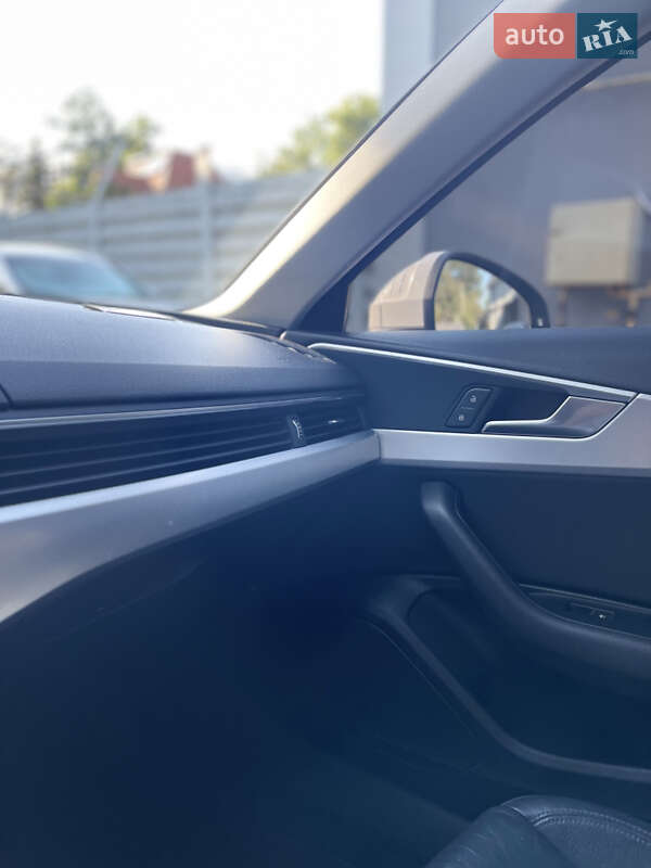 Седан Audi A4 2015 в Ирпене